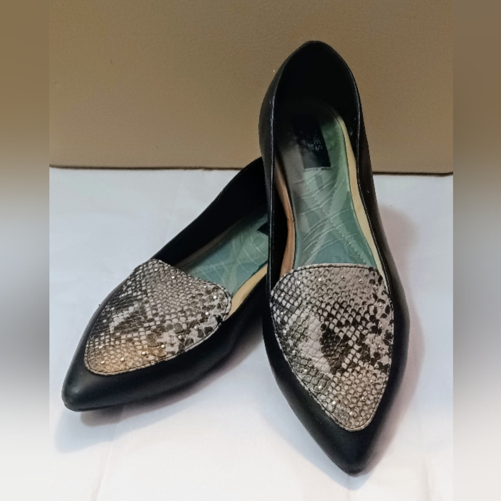 Jones New York Snake Skin Blk Flats Sz 9 ✨